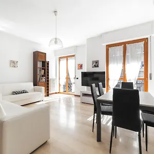  Appartamento Cenisio M5 Lovely - With Balcony! Italia